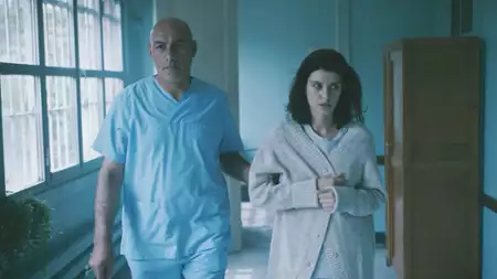 Atiye - galeria zdjęć - filmweb