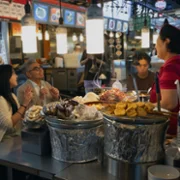 The Reluctant Traveler with Eugene Levy - galeria zdjęć - filmweb