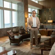 Eugene Levy: Nieochoczy podróżnik - galeria zdjęć - filmweb