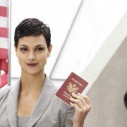 V: Goście - galeria zdjęć - filmweb