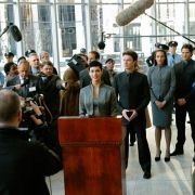 V: Goście - galeria zdjęć - filmweb