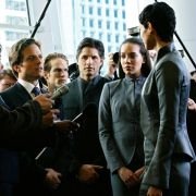 V: Goście - galeria zdjęć - filmweb