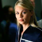 V: Goście - galeria zdjęć - filmweb