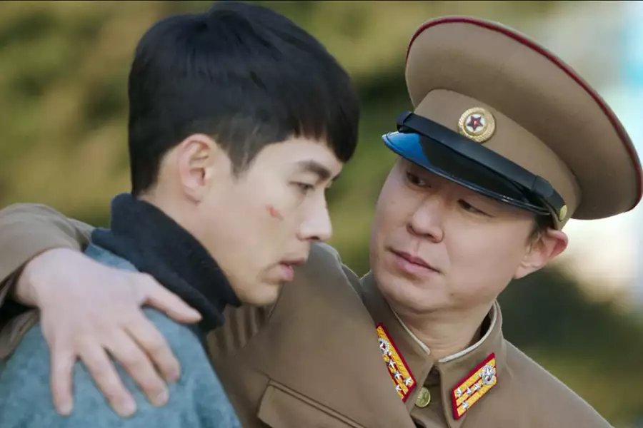 Crash Landing on You - galeria zdjęć - filmweb
