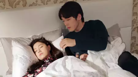 Crash Landing on You - galeria zdjęć - filmweb