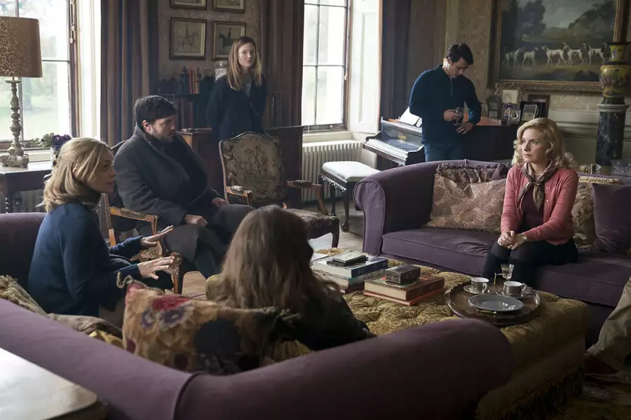 Cormoran Strike - galeria zdjęć - filmweb