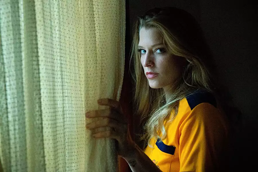 Dziewczyna z trzeciego piętra - galeria zdjęć - filmweb
