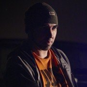 Behind the Curve - galeria zdjęć - filmweb