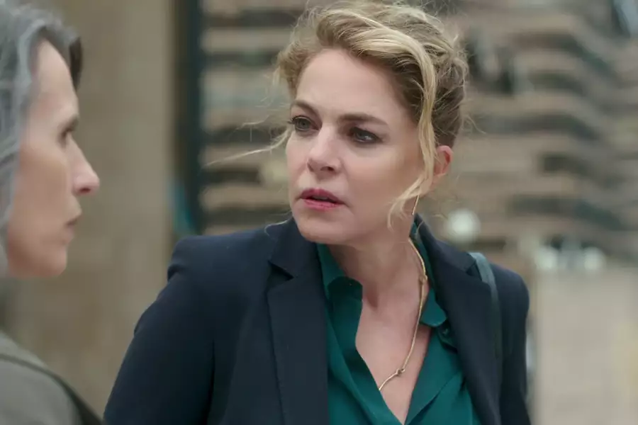 Sara: Kobieta cienia - galeria zdjęć - filmweb