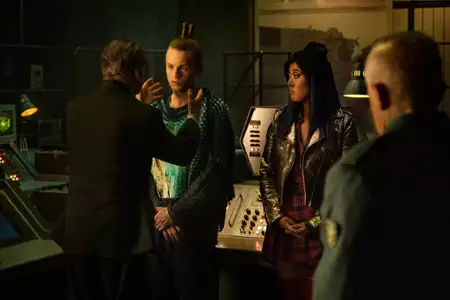 Amerykańscy Bogowie - galeria zdjęć - filmweb