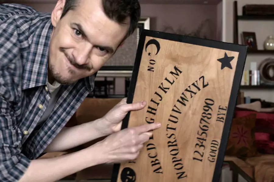 30 nocy paranormalnej aktywności z opętaną przez diabła dziewczyną z tatuażem - galeria zdjęć - filmweb