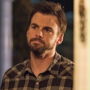 Tommy Dewey w Bez zobowiązań