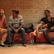 Pozłacana klatka - galeria zdjęć - filmweb