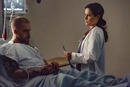 Mary Kills People - galeria zdjęć - filmweb
