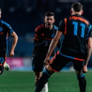 Onside: Major League Soccer - galeria zdjęć - filmweb