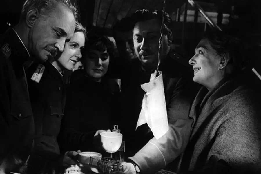 Lecą żurawie - galeria zdjęć - filmweb