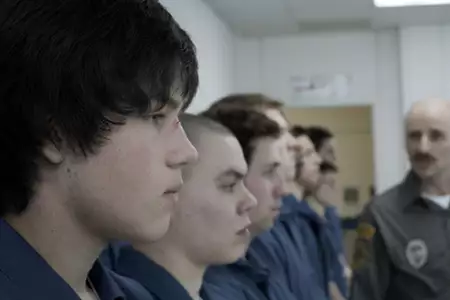 Czarny ptak - galeria zdjęć - filmweb