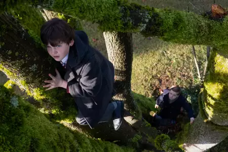 Nawiedzony dw&oacute;r w Bly - galeria zdjęć - filmweb