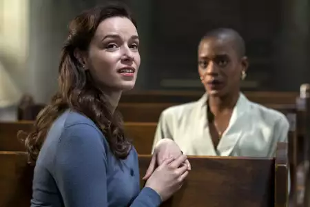 Nawiedzony dwór w Bly - galeria zdjęć - filmweb