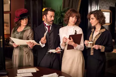 Pan Selfridge - galeria zdjęć - filmweb