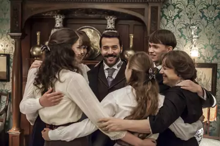 Pan Selfridge - galeria zdjęć - filmweb