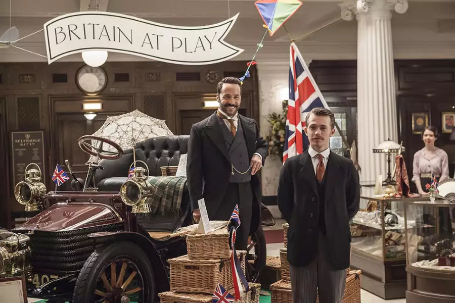 Pan Selfridge - galeria zdjęć - filmweb