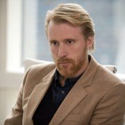 Younger - galeria zdjęć - filmweb