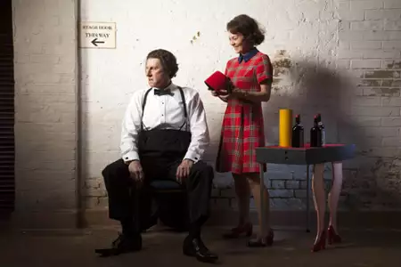 Tommy Cooper: Tak, a nie tak - galeria zdjęć - filmweb