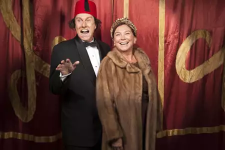 Tommy Cooper: Tak, a nie tak - galeria zdjęć - filmweb