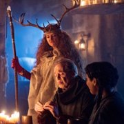 Miracle Workers: Dark Ages - galeria zdjęć - filmweb