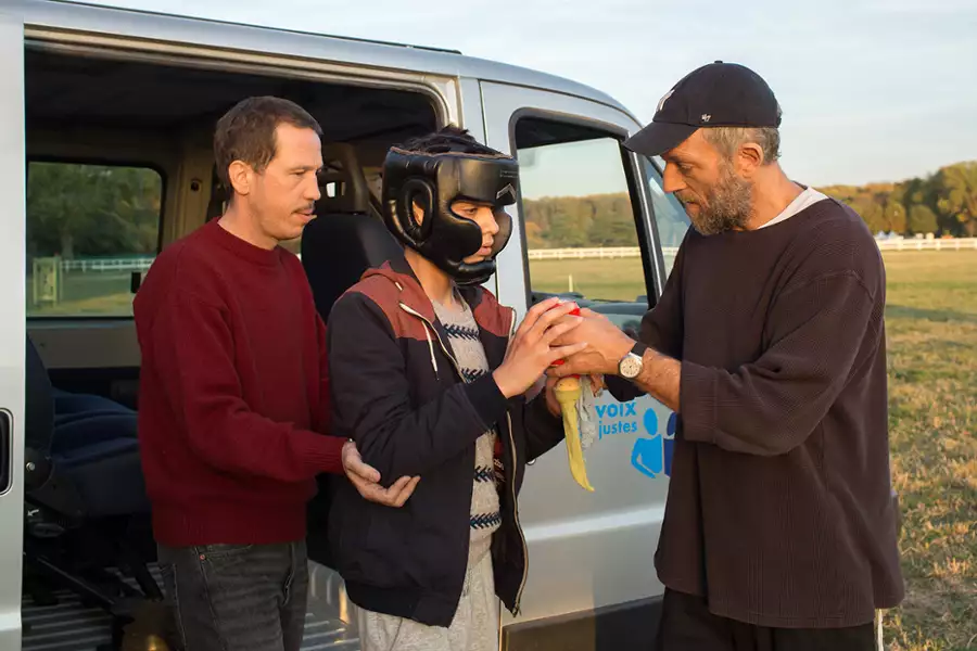 Nadzwyczajni - galeria zdjęć - filmweb