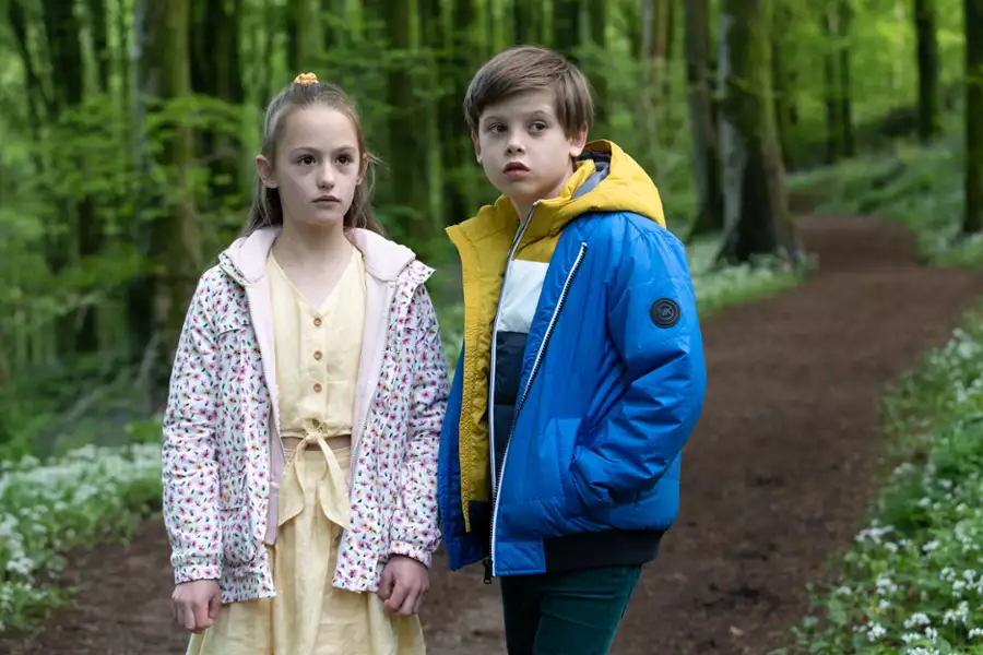 Hollington Drive - galeria zdjęć - filmweb