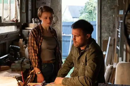 Hollington Drive - galeria zdjęć - filmweb