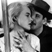 Laleczka - galeria zdjęć - filmweb