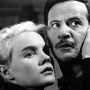Laleczka - galeria zdjęć - filmweb