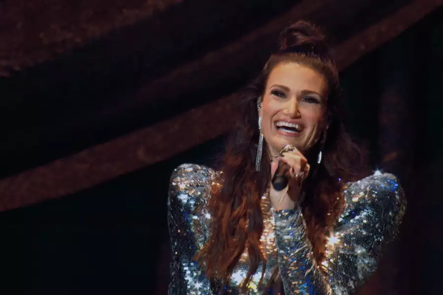 Idina Menzel: Droga na scenę - galeria zdjęć - filmweb