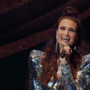 Idina Menzel: Droga na scenę - galeria zdjęć - filmweb