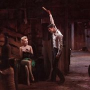 Bus Stop - galeria zdjęć - filmweb