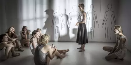 Body/Ciało - galeria zdjęć - filmweb