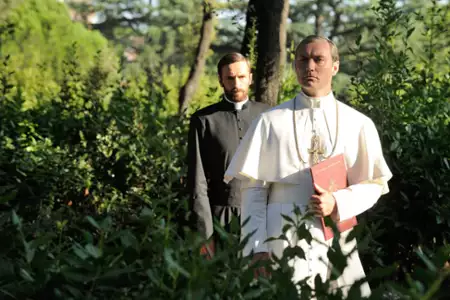 Młody papież - galeria zdjęć - filmweb