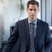 Pod kreską - galeria zdjęć - filmweb