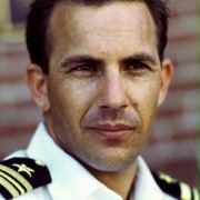 Komandor podporucznik Tom Farrell