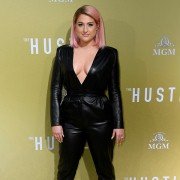The Hustle - galeria zdjęć - filmweb