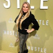 The Hustle - galeria zdjęć - filmweb