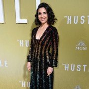 The Hustle - galeria zdjęć - filmweb