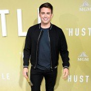 The Hustle - galeria zdjęć - filmweb