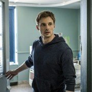 Damien - galeria zdjęć - filmweb