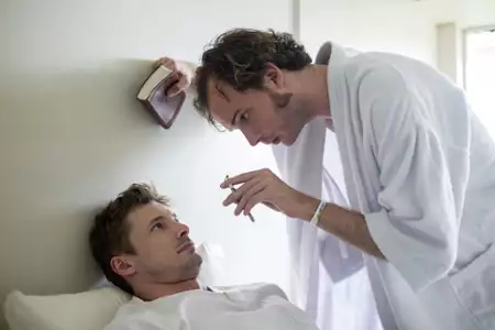 Damien - galeria zdjęć - filmweb