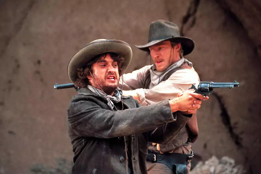 But Manitou - galeria zdjęć - filmweb