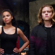 Travelers - galeria zdjęć - filmweb